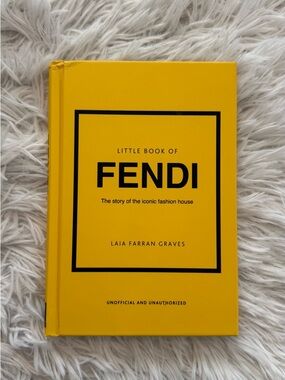 Little Guides to Style - Fashion Book